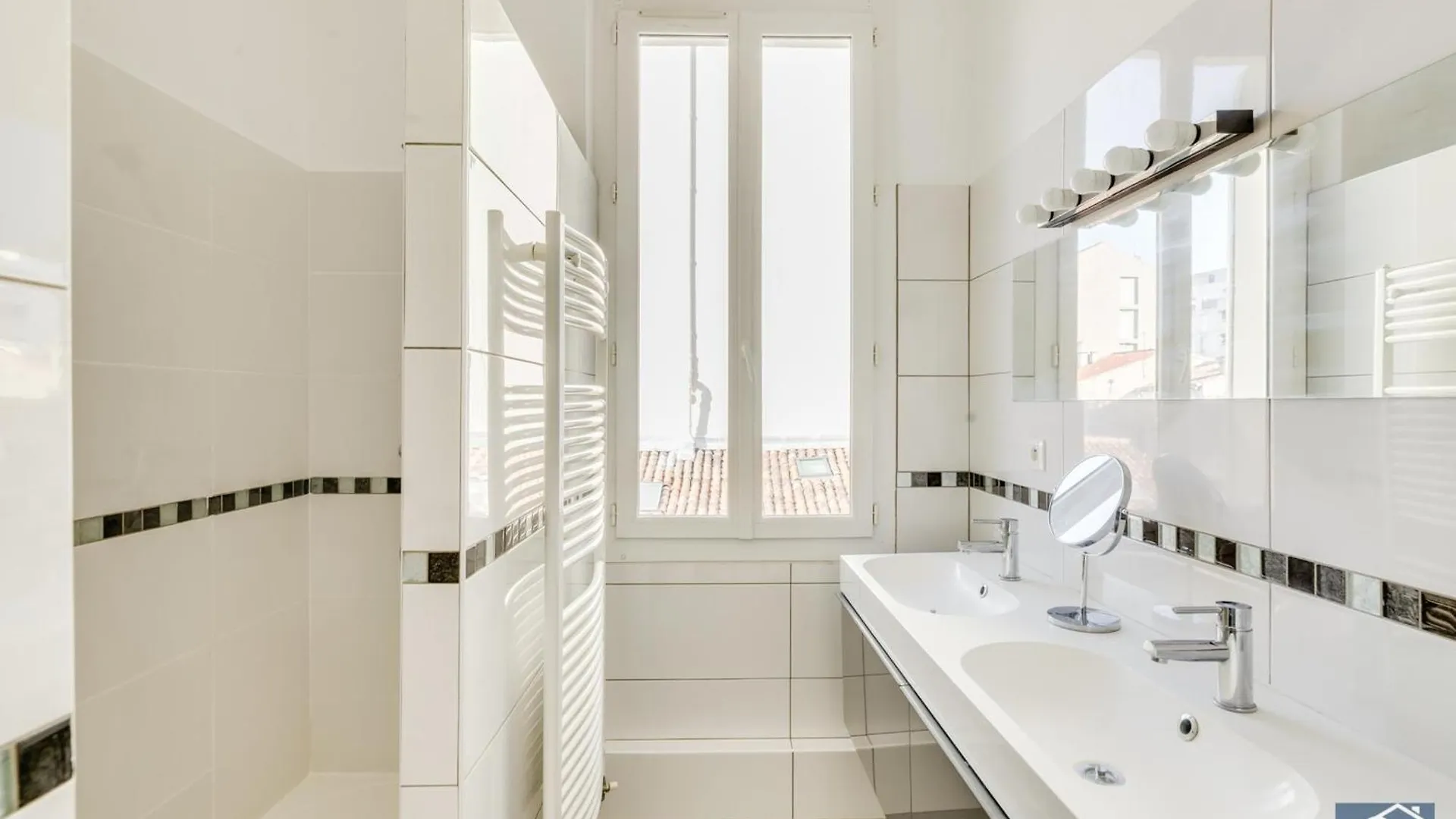 Beau T2 Renovated Coeur De Ville - Cours Juliencastellane - Air Rental Marseille France