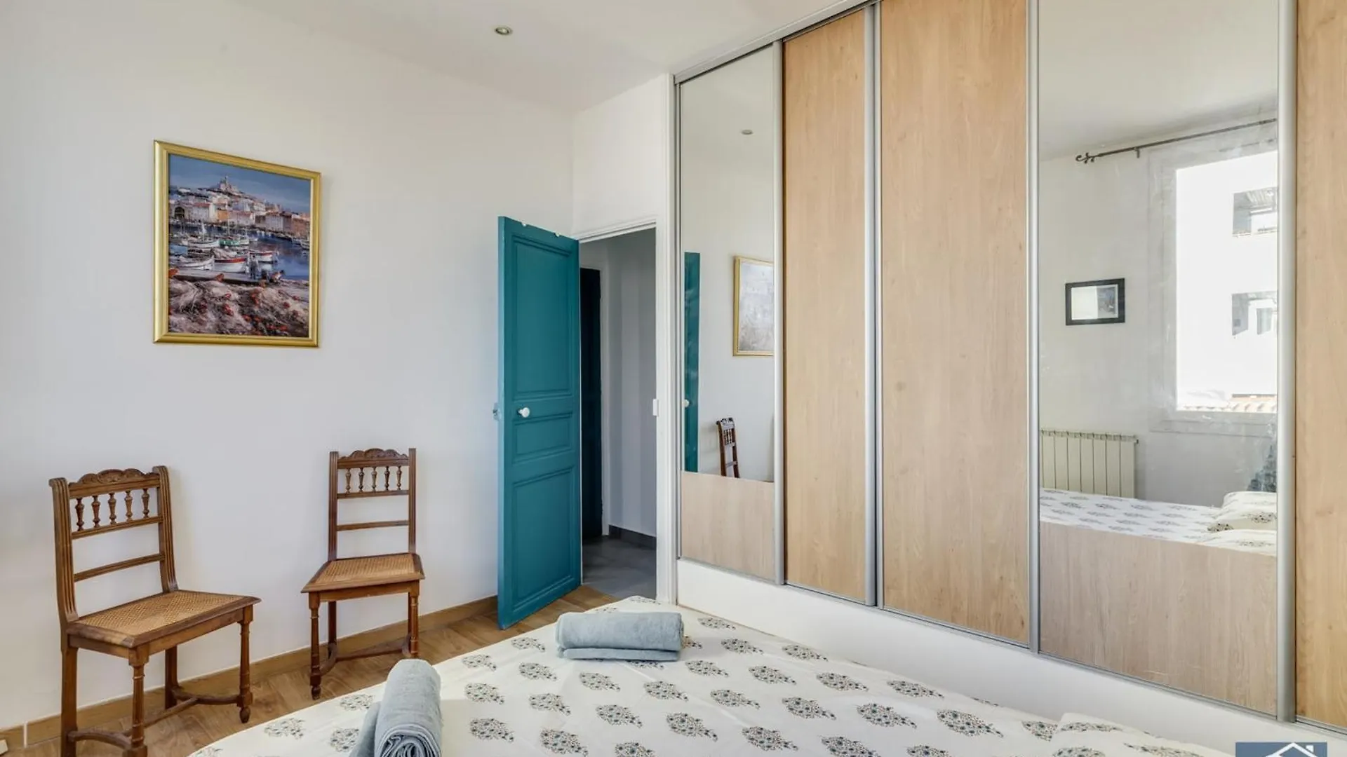 Beau T2 Renovated Coeur De Ville - Cours Juliencastellane - Air Rental Marseille Apartment